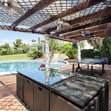 Ultra Luxury - Spa, Gym, Cine And Heated Pool