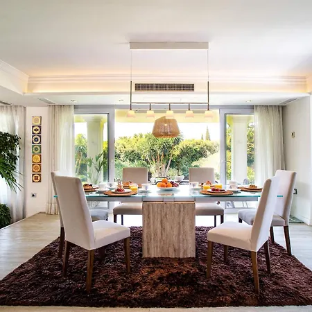 Ultra Luxury - Spa, Gym, Cine And Heated Pool Villa