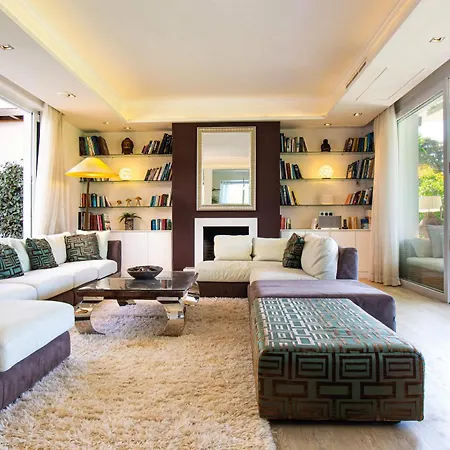 Ultra Luxury - Spa, Gym, Cine And Heated Pool
