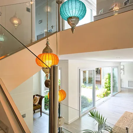 Ultra Luxury - Spa, Gym, Cine And Heated Pool