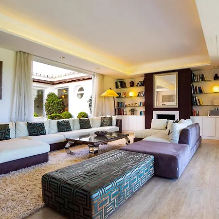 Ultra Luxury - Spa, Gym, Cine And Heated Pool
